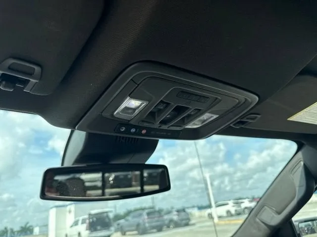 2022 GMC Sierra 1500 SLT photo 9