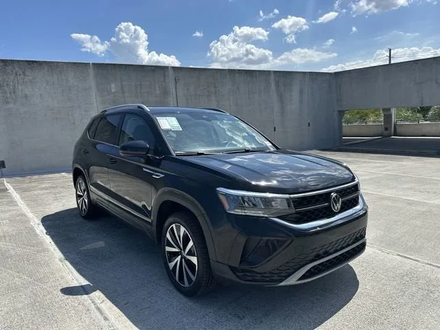 2024 Volkswagen Taos SE photo 18