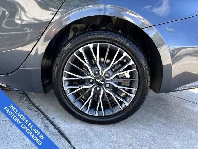 2024 Kia Forte GT-Line photo 11