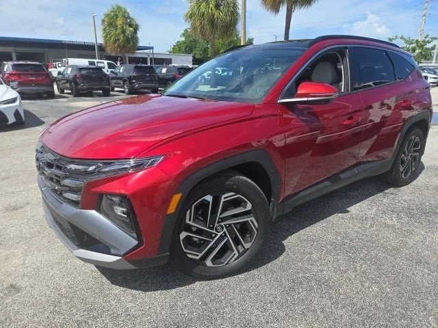 2025 Hyundai Tucson Limited photo 2