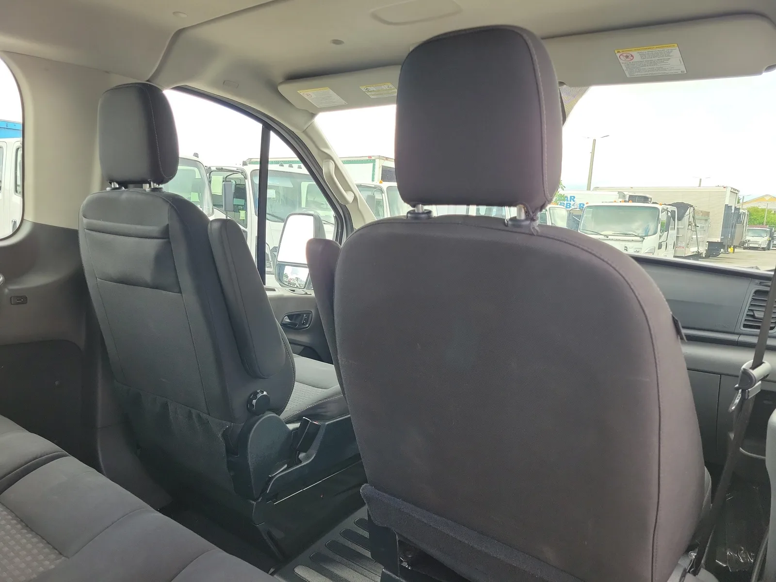 2022 Ford Transit Passenger Wagon XL photo 16