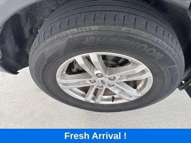 2023 Ford Explorer XLT photo 24