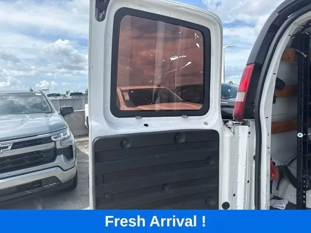 2019 GMC Savana Cargo 2500 VAN 2500 RWD 135" photo 13