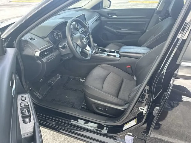 2024 Nissan Altima 2.5 SV photo 30