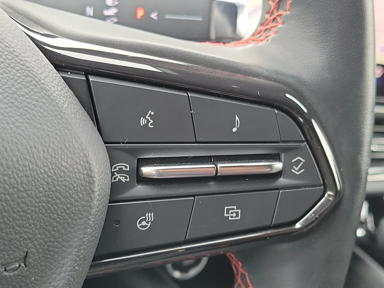 2024 Chevrolet Equinox EV RS photo 27