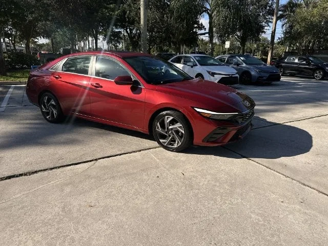 2025 Hyundai Elantra SEL Convenience photo 16