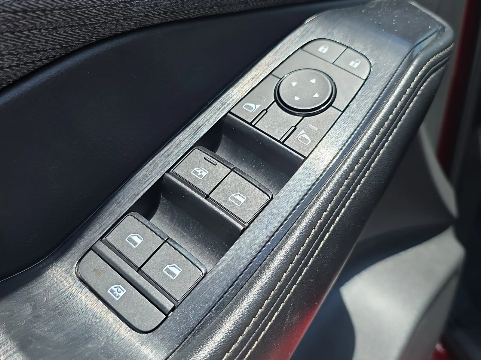 2023 Nissan Rogue SV photo 21