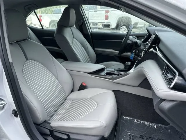 2024 Toyota Camry SE photo 29