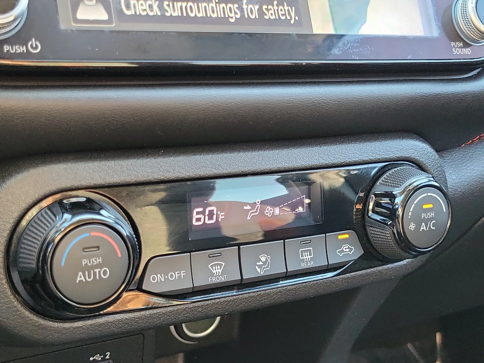 2021 Nissan Kicks SR photo 30