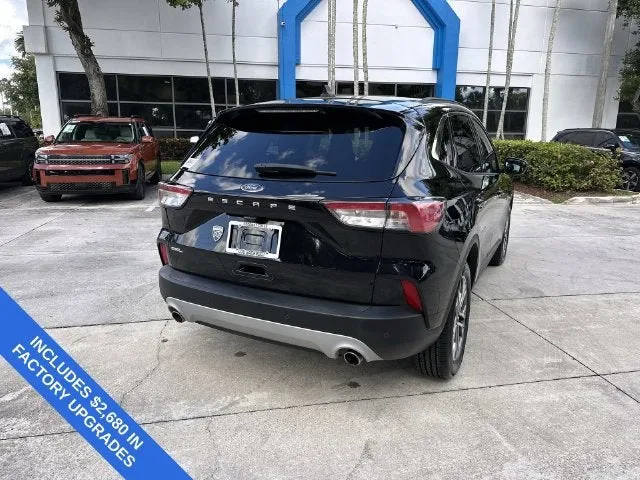 2022 Ford Escape SEL photo 37