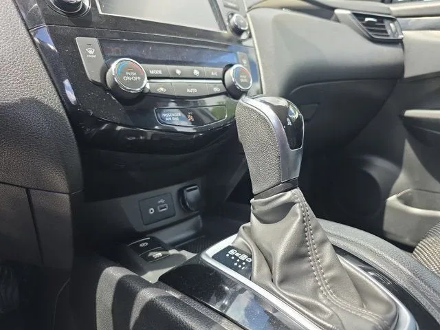 2022 Nissan Rogue Sport SV photo 33