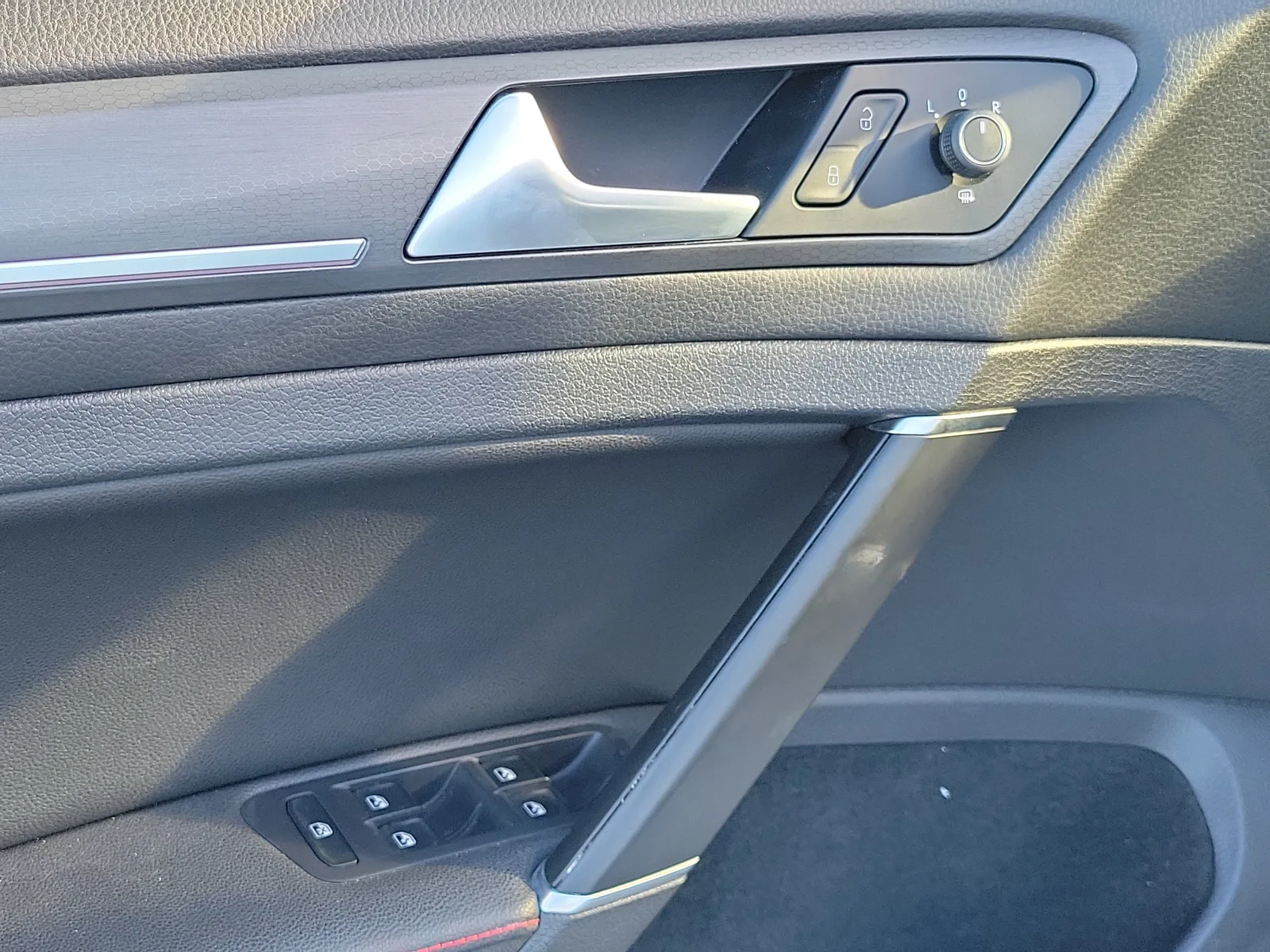 2021 Volkswagen Golf GTI S photo 16