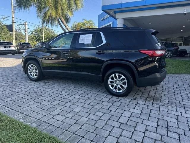 2021 Chevrolet Traverse LT Leather photo 33