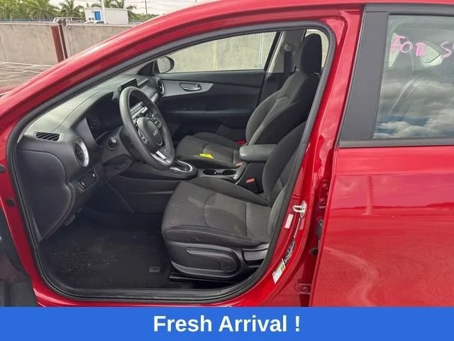 2024 Kia Forte LXS photo 2
