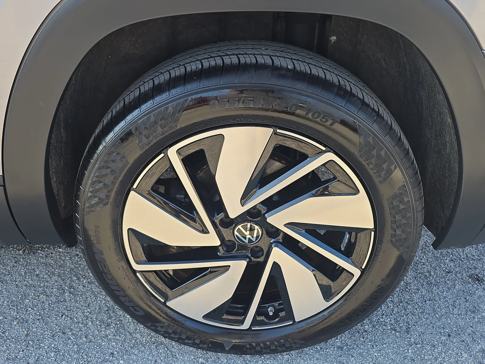 2026 Volkswagen Atlas 2.0T SE w/Technology photo 12