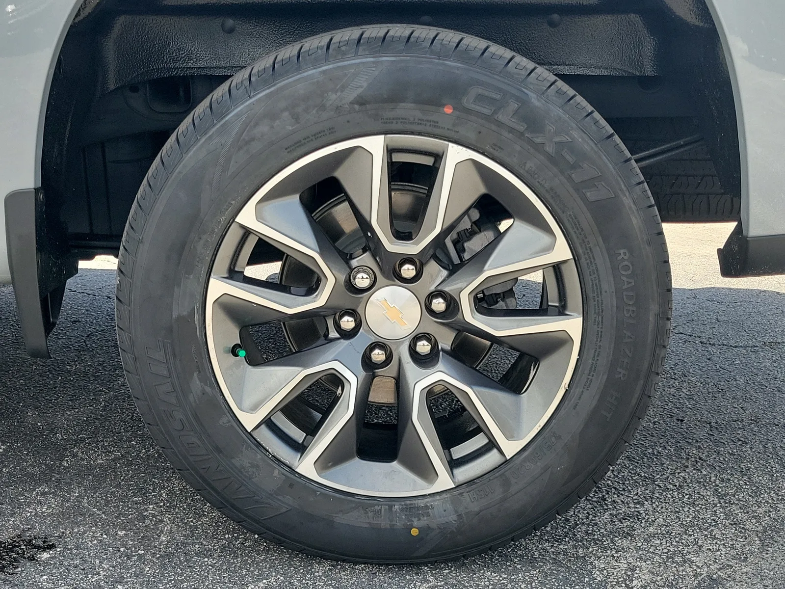 2024 Chevrolet Silverado 1500 LT photo 9