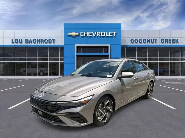 2025 Hyundai Elantra SEL Convenience photo 4