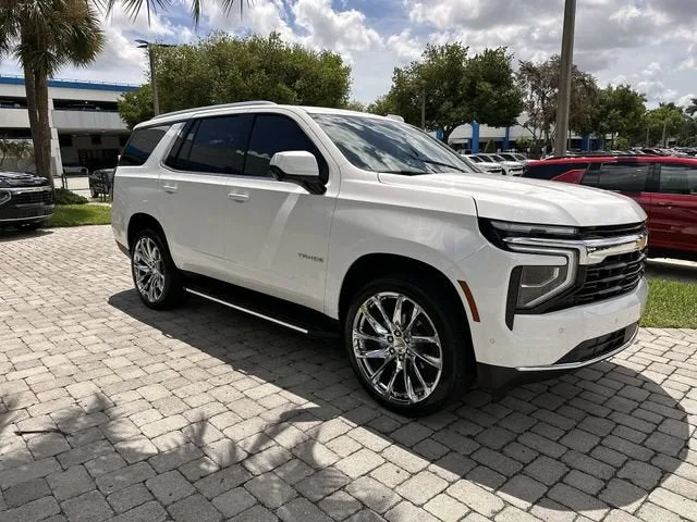 2025 Chevrolet Tahoe LS photo 16