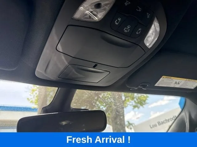 2025 Chrysler Pacifica Select photo 11