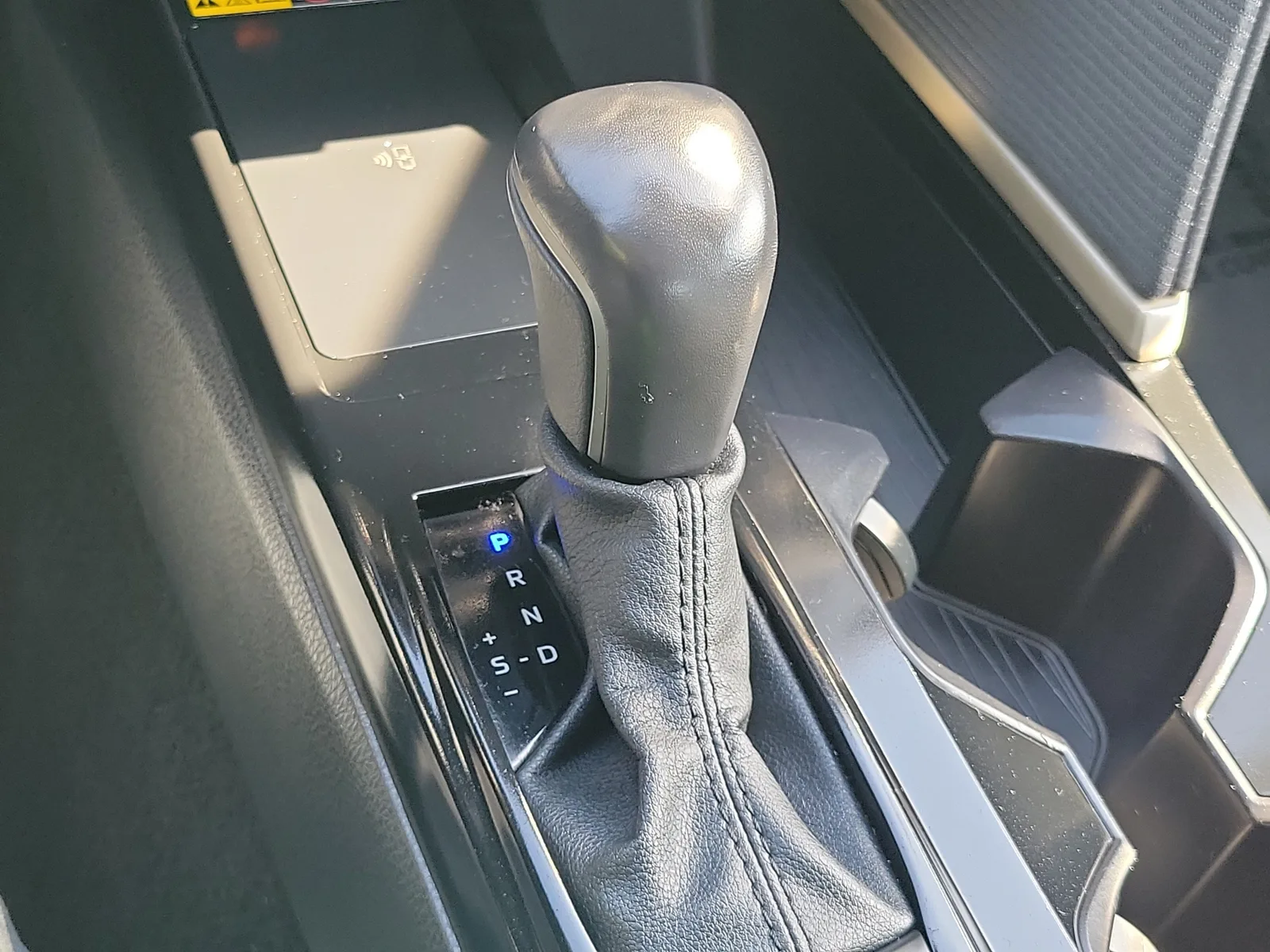 2025 Toyota Camry LE photo 32