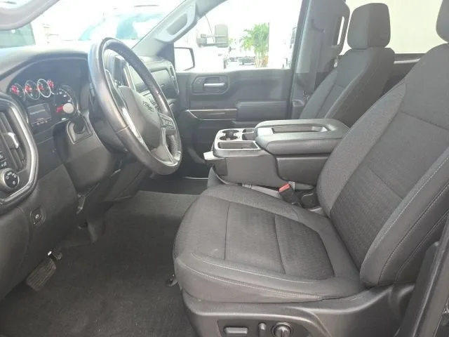 2022 Chevrolet Silverado 1500 LTD RST photo 13