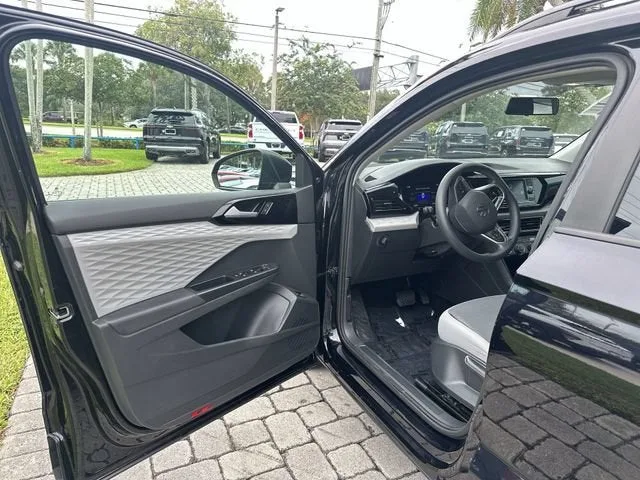 2022 Volkswagen Taos S photo 22