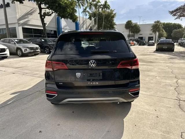 2024 Volkswagen Taos SE photo 34