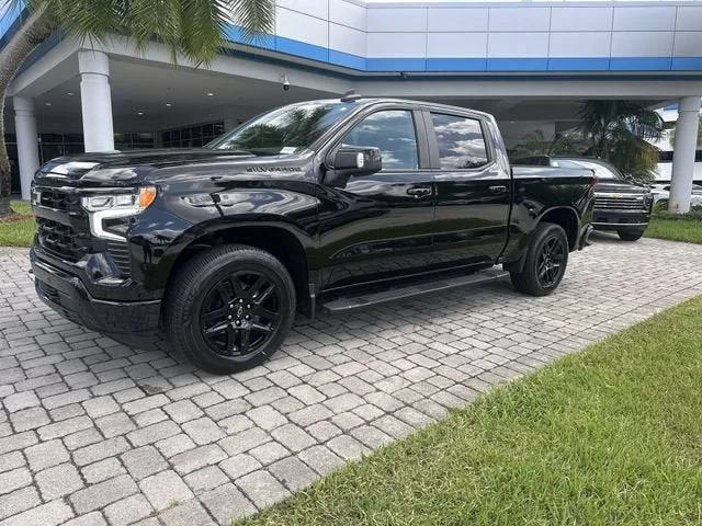 2024 Chevrolet Silverado 1500 RST photo 21