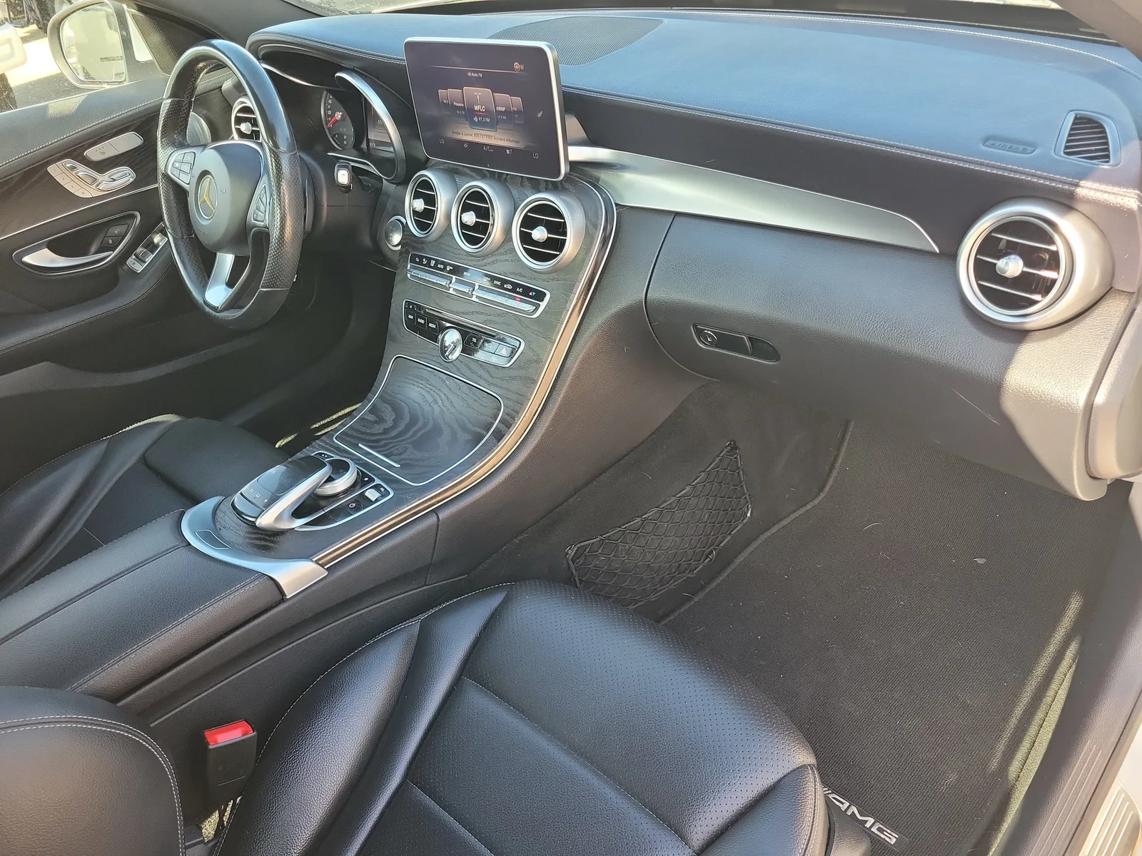 2016 Mercedes-Benz C-Class C 300 Luxury photo 9