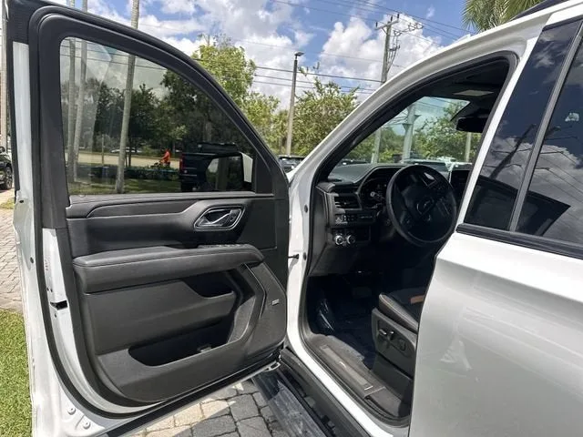 2023 GMC Yukon AT4 photo 22