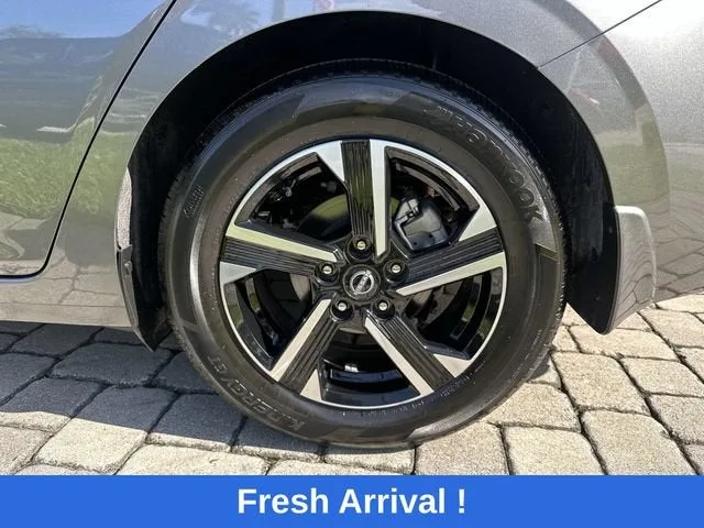 2025 Nissan Sentra SV photo 11