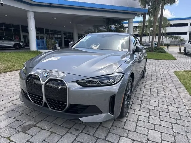 2023 BMW i4 eDrive35 photo 19
