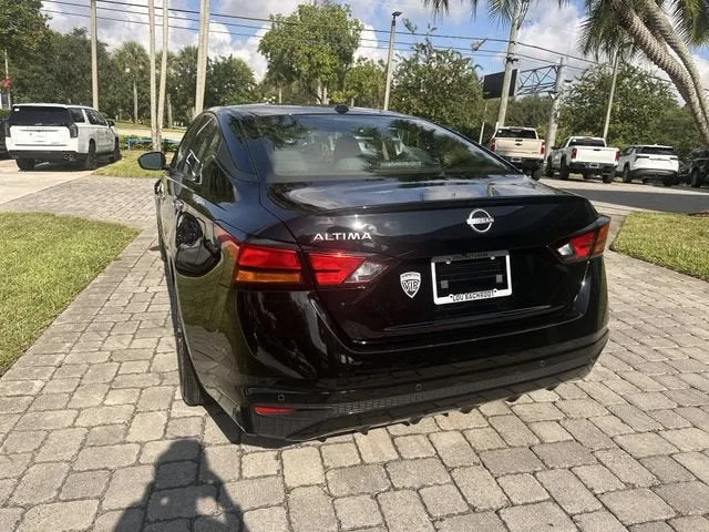 2025 Nissan Altima SV photo 34