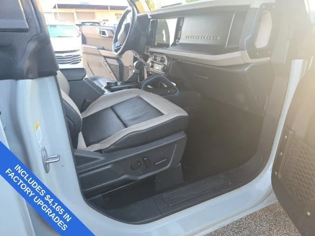 2022 Ford Bronco Base photo 19