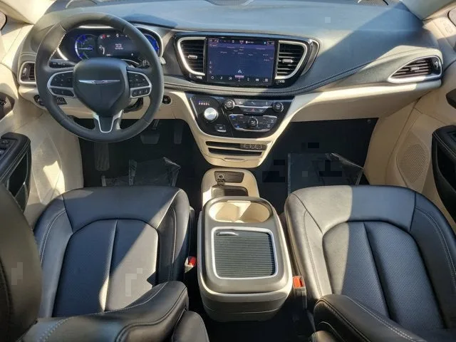 2024 Chrysler Pacifica Hybrid Select photo 16