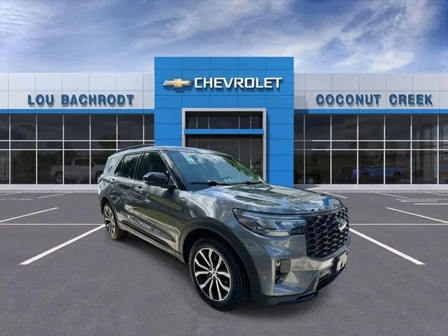 2025 Ford Explorer ST-Line photo 2