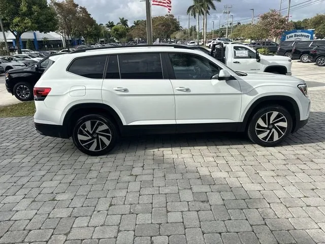 2024 Volkswagen Atlas 2.0T SE w/Technology photo 14