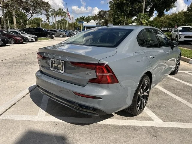 2024 Volvo S60 Plus Dark Theme photo 37