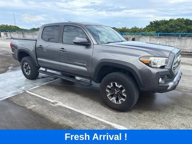 2017 Toyota Tacoma SR5 photo 13