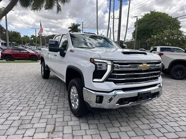 2024 Chevrolet Silverado 3500 HD LTZ photo 17