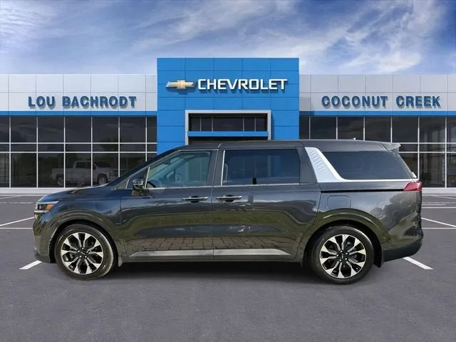 2023 Kia Carnival EX photo 5