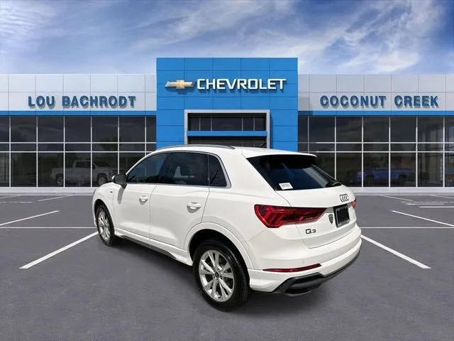 2025 Audi Q3 S line Premium photo 6