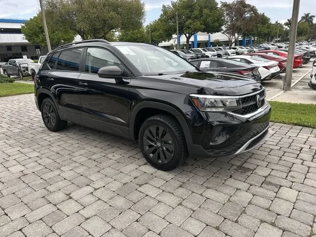 2022 Volkswagen Taos S photo 16