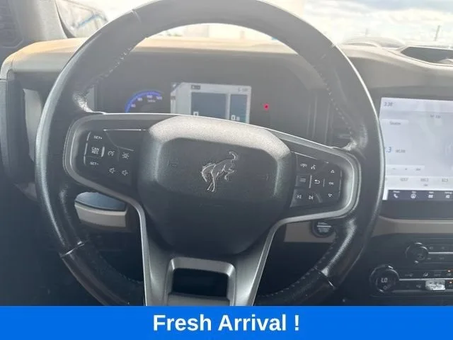 2023 Ford Bronco Base photo 6