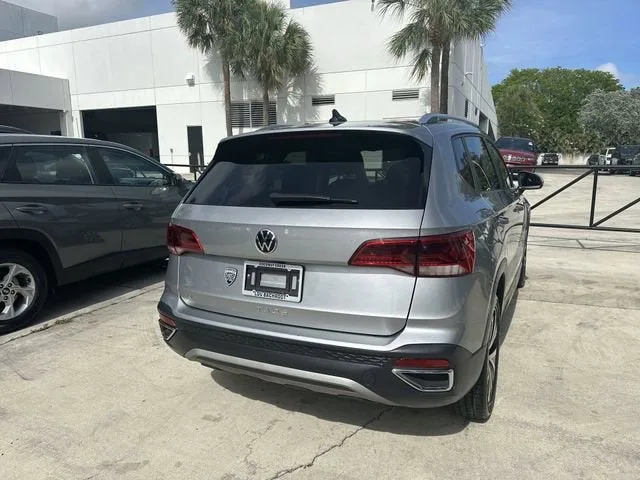 2024 Volkswagen Taos SE photo 33