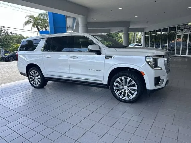 2022 GMC Yukon XL Denali photo 34
