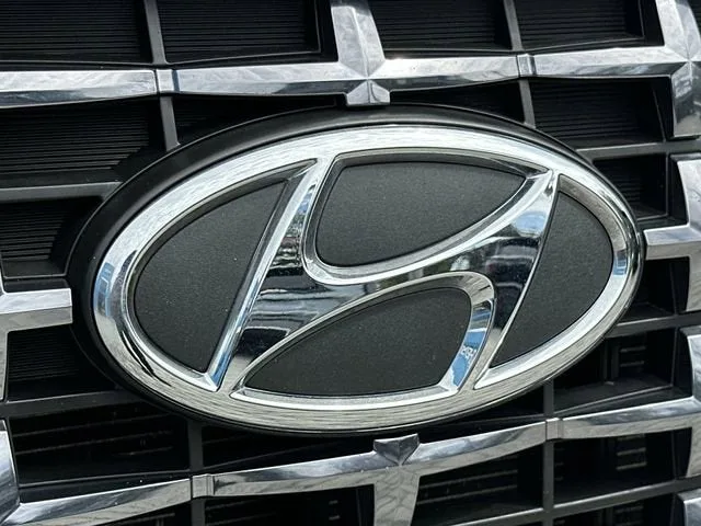 2025 Hyundai Venue SEL photo 10