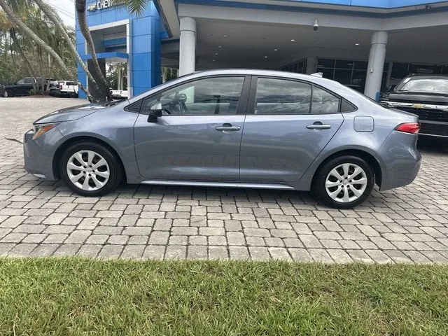 2024 Toyota Corolla LE photo 31