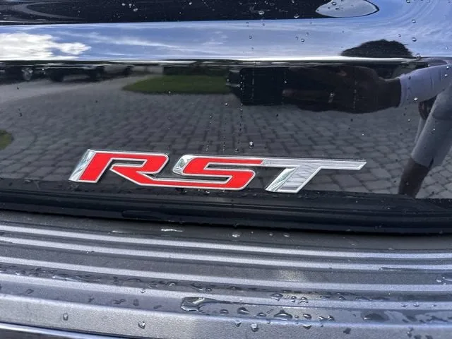 2023 Chevrolet Suburban RST photo 39