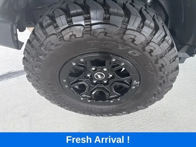 2023 Ford Bronco Base photo 23